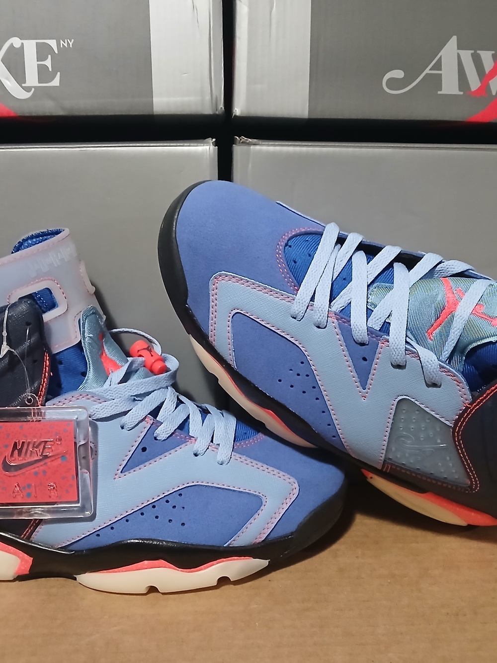 Retro 6 Basketball Sneakers